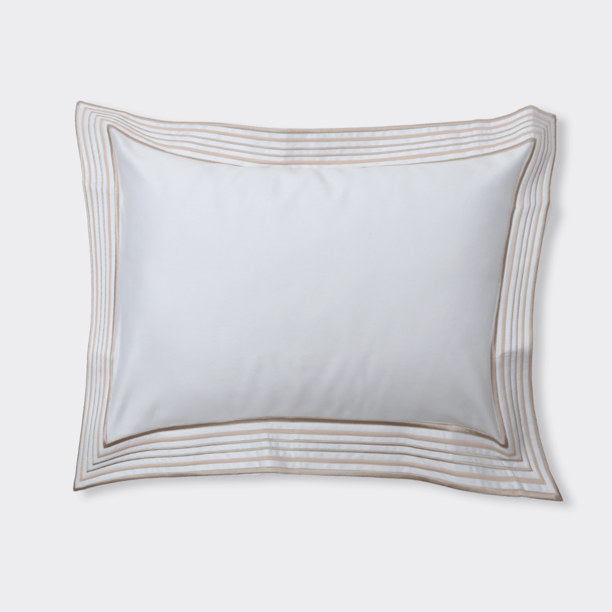 01.01.0453_2092_CAPA-DE-ALMOFADA-AVENUE-600-FIOS_BRANCO-CAQUI