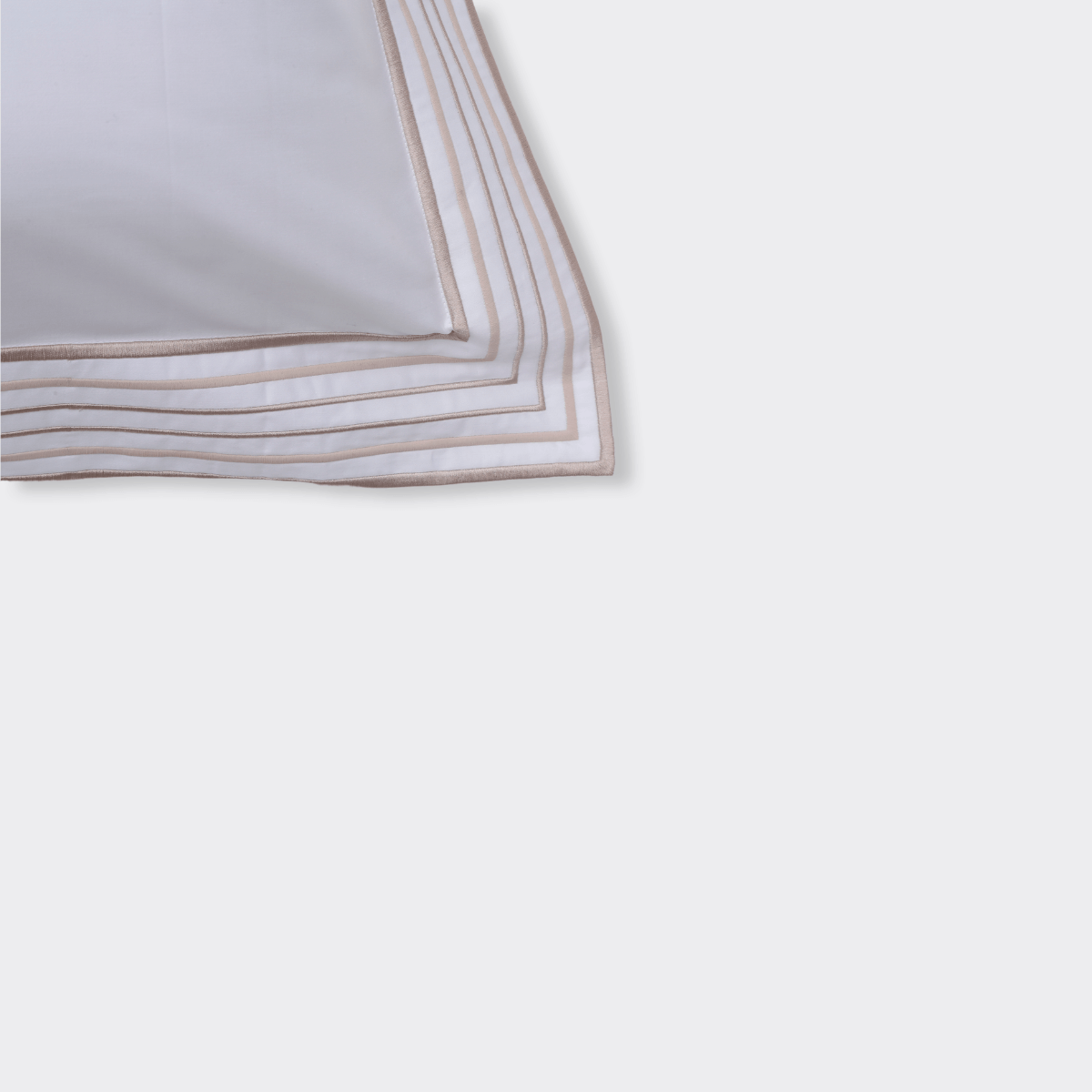 01.09.0552-FRONHA-600FIOS-AVENUE-branco-caqui