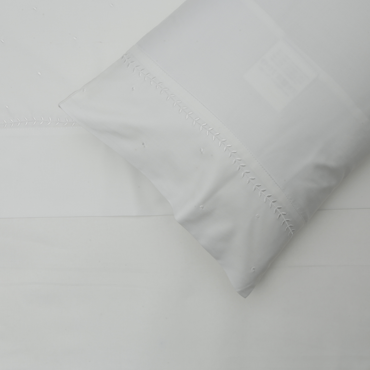 07030260-JOGO-DE-LENCOL-PETIT-CLASSIC-BRANCO-BRANCO--1---