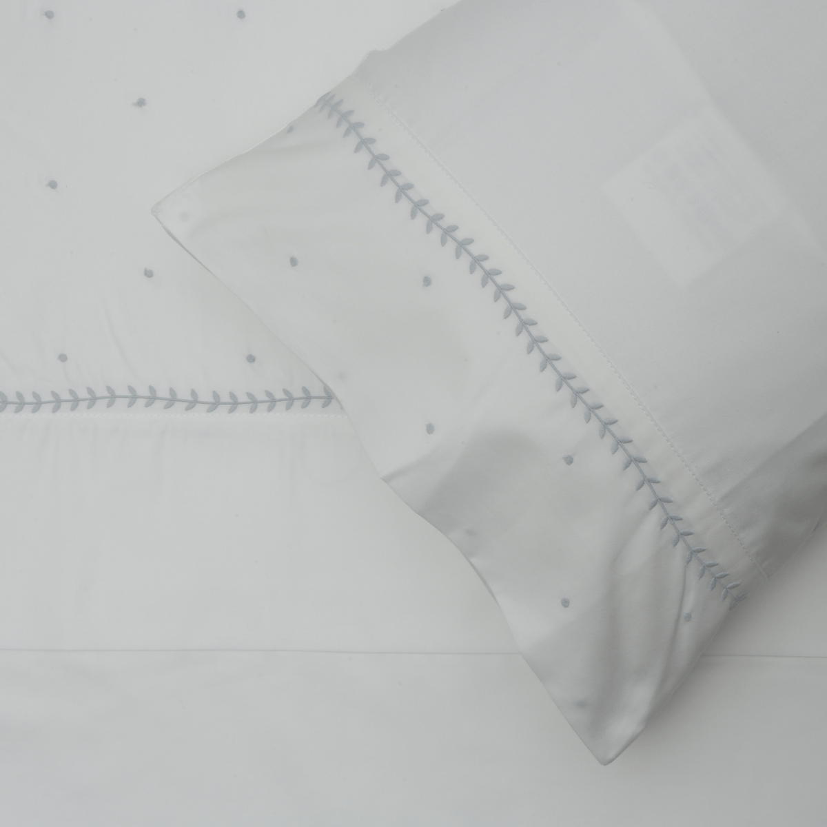 07030260-JOGO-DE-LENCOL-PETIT-CLASSIC-BRANCO-CINZA--1--