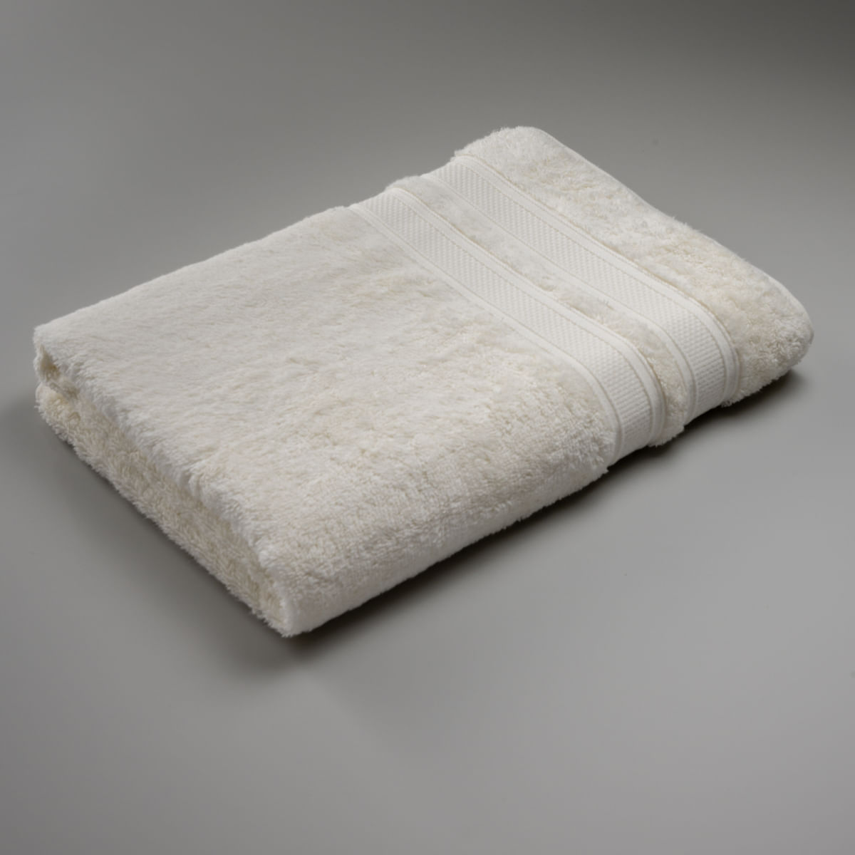 03.09.0059-TOALHA-DE-BANHO-MAGNIFIQUE-MARFIM