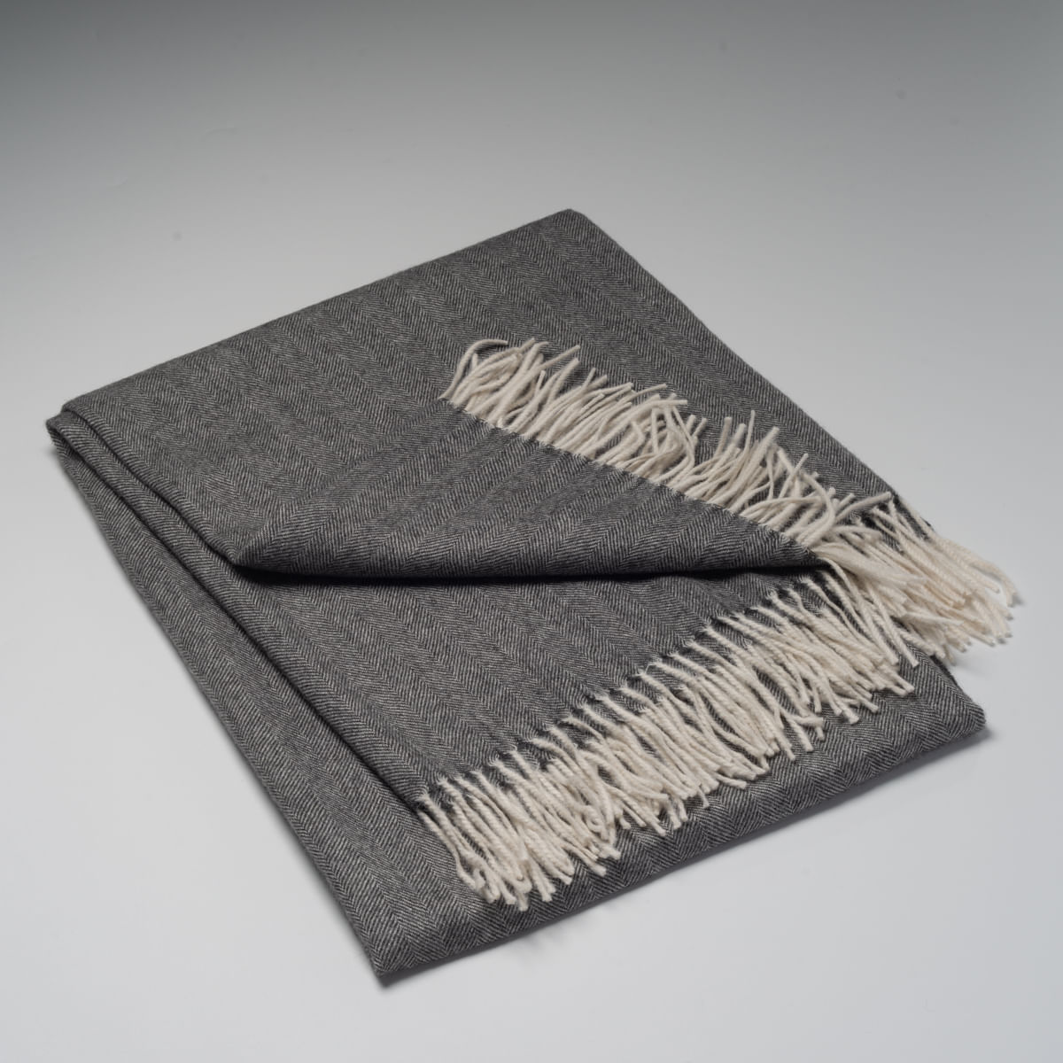 01-14-0003-Manta-Peruana-Cindy-Cinza