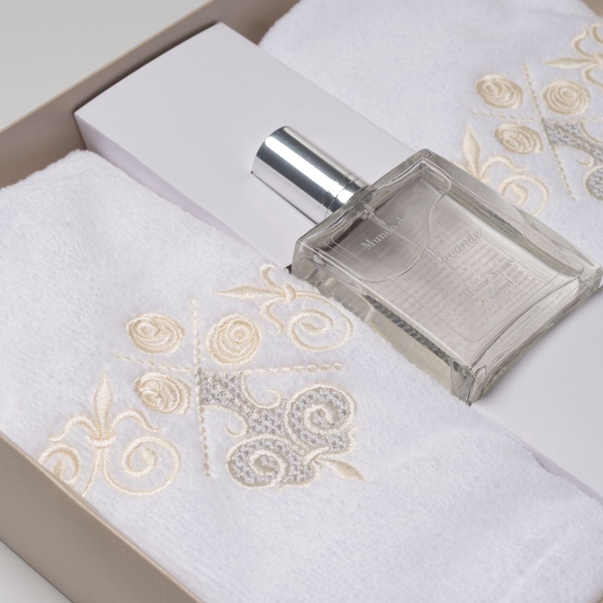 03-04-0190-Kit-Lavabo-com-HomeSpray-Flor-Arabesco