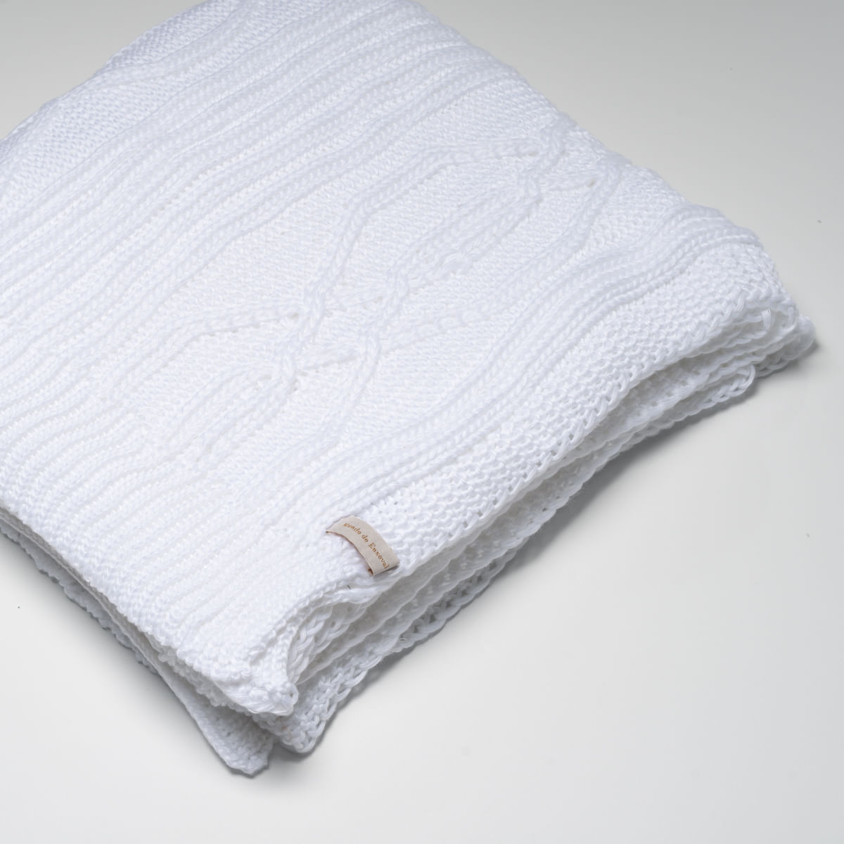 PESEIRA-ENTRELACE-BRANCO