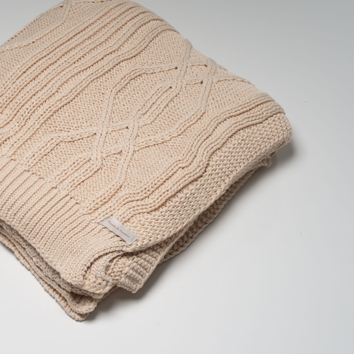 01-15-0030-Peseira-Tricot-Entrelace