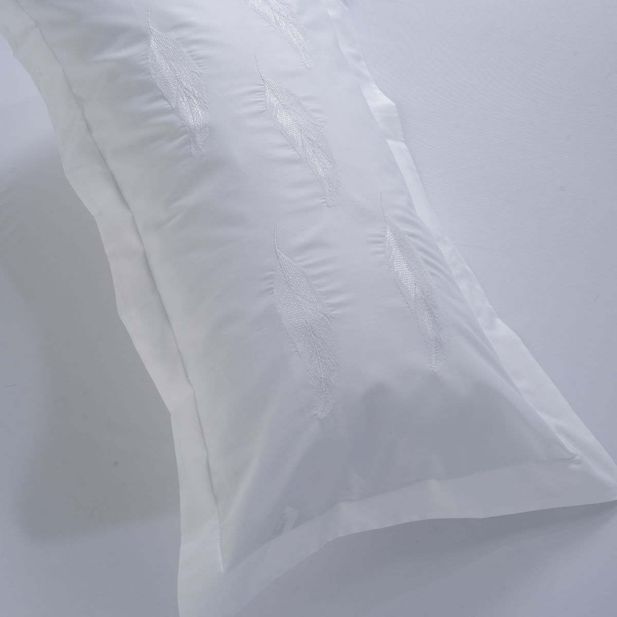 01-01-0520-Capa-de-Almofada-Relva-Branco-Branco-1