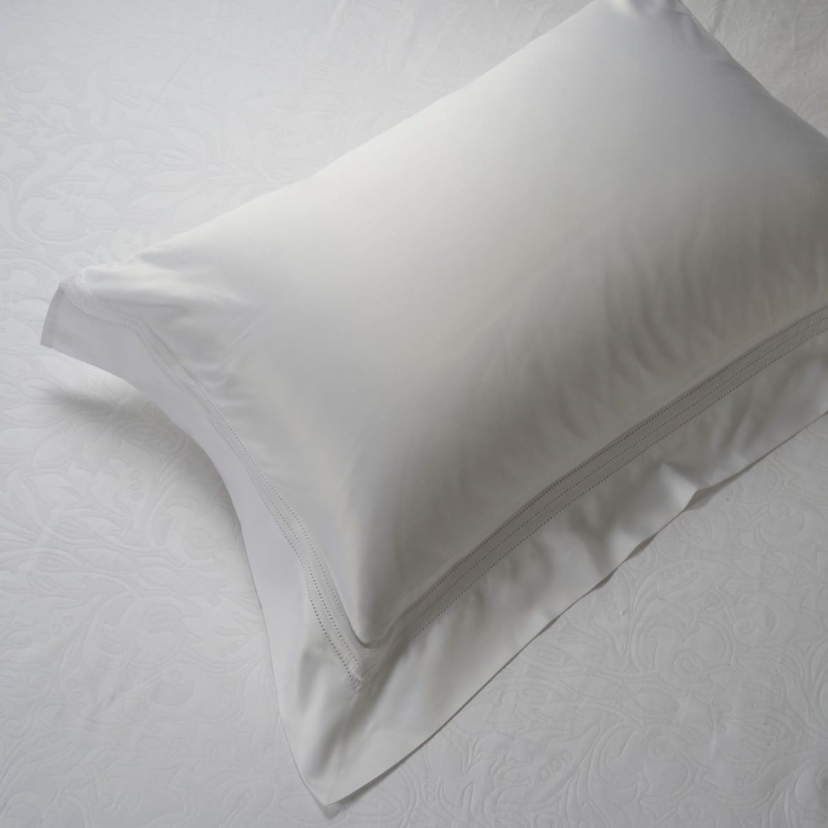 08-01-0312-Fronha-Milleluci-Me-50-x-70-Branco-Branco-