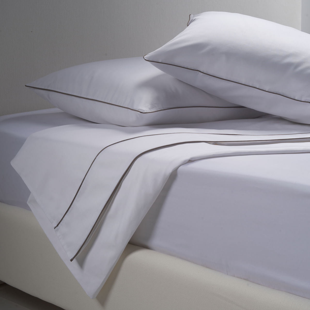 01-10-2382-Jogo-de-Lencol-Valencia-Branco-Caqui-