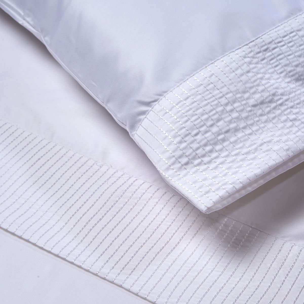 07-03-0292-Jogo-de-Lencol-Piccolo-Branco-Branco-