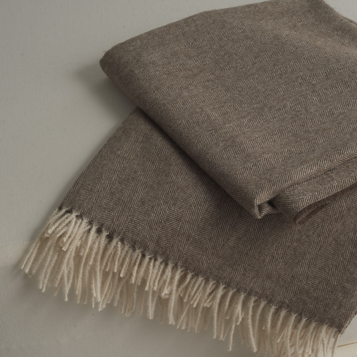 Manta-Cindy-Chevron-Areia-