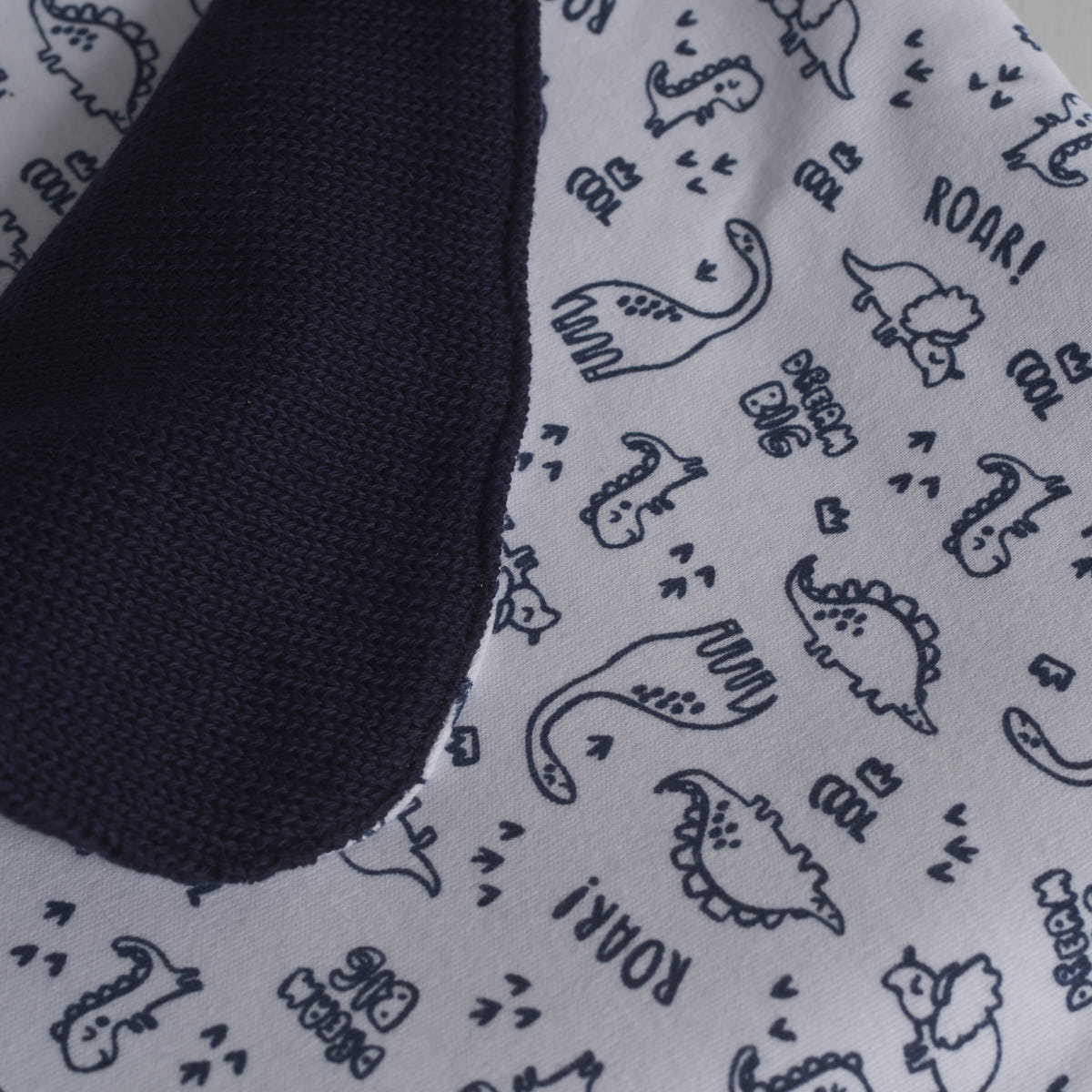 Manta-Compose-Dino-Marinho-Marinho