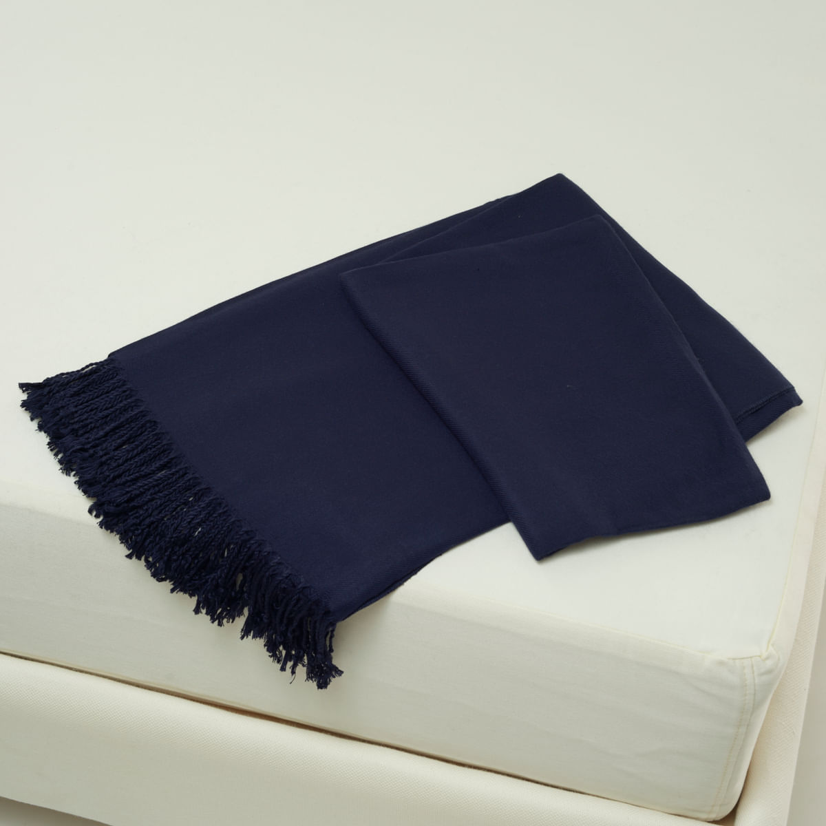 01-14-0062-Manta-Milly-Toque-Cashmere-Azul-Marinho-