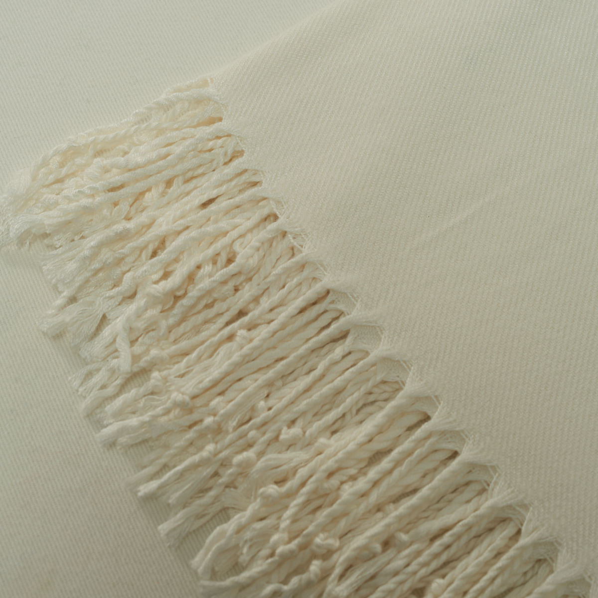 01-14-0062-Manta-Milly-Toque-Cashmere-Branco-