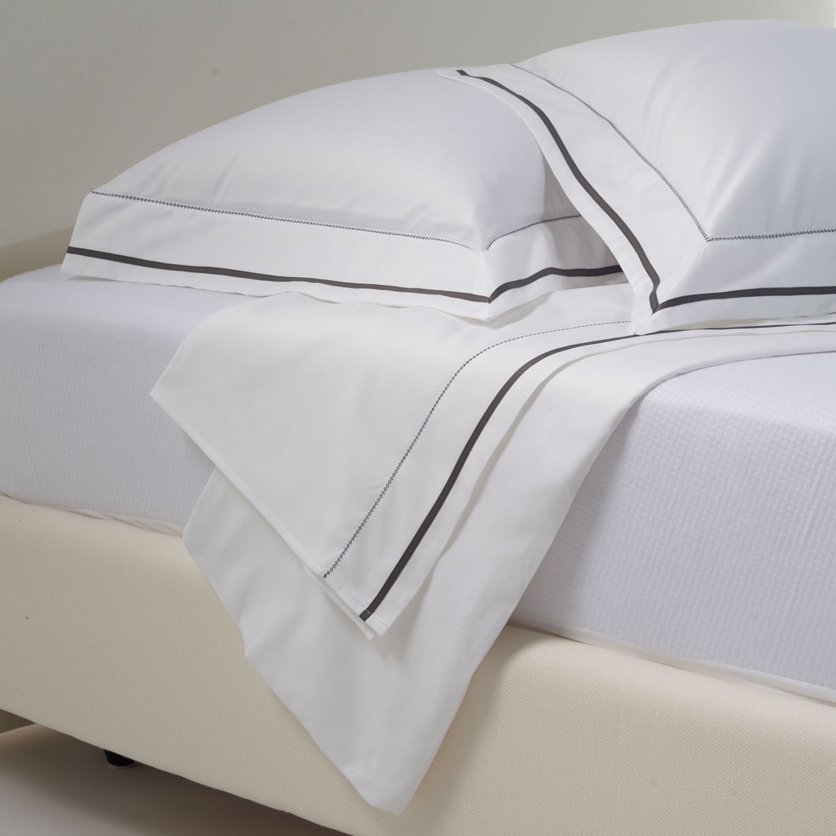 01-10-2370-Jogo-de-Lencol-Caminare-Branco-Cinza