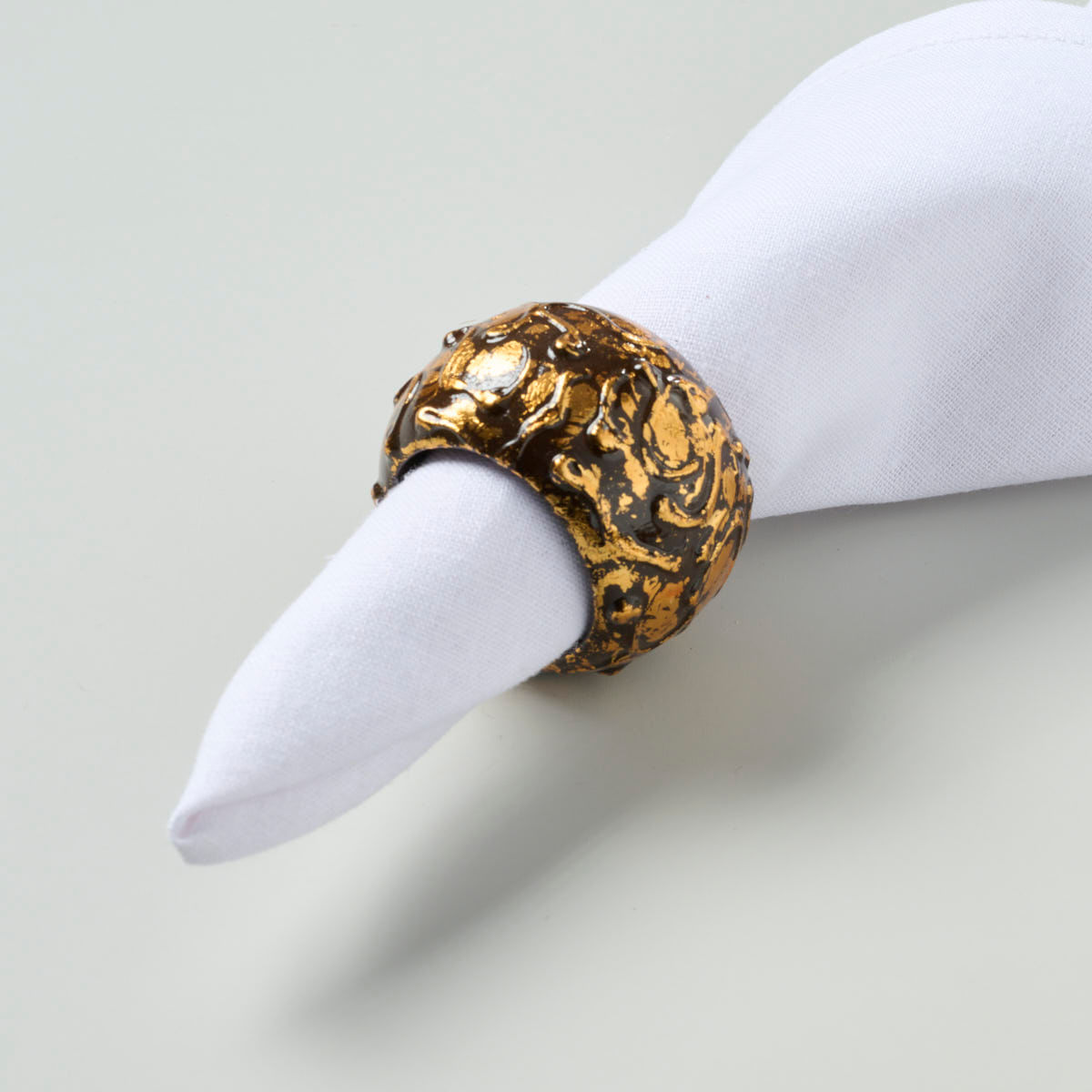 02-04-0027-Porta-Guardanapo-Eudora-Preto-Dourado