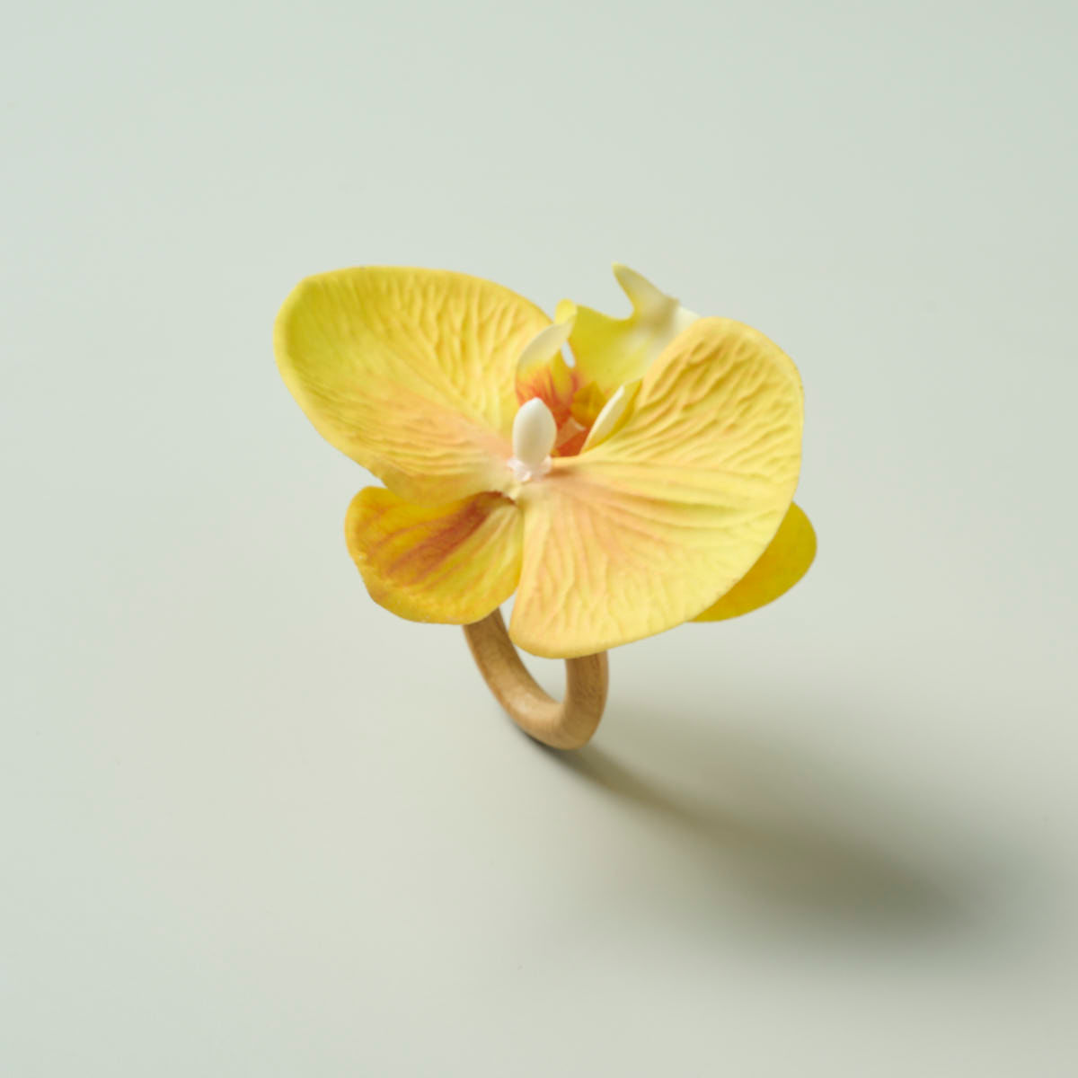 02-05-0117-Porta-Guardanapo-Orquidea-Amarela