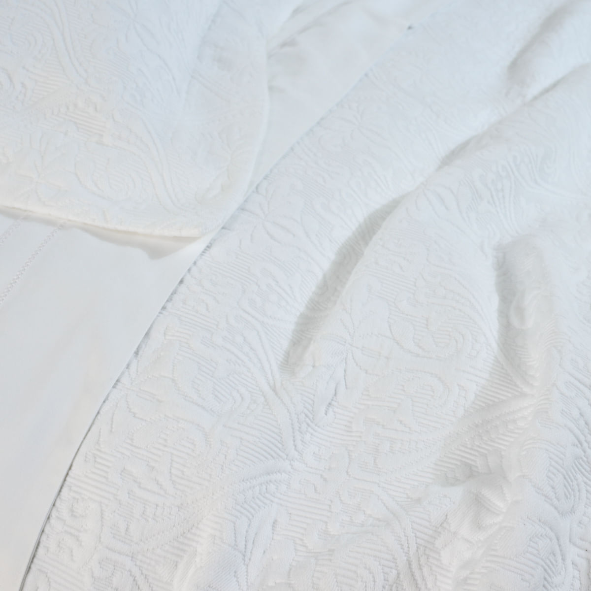 01-05-0867--Colcha-Agra--Branco-