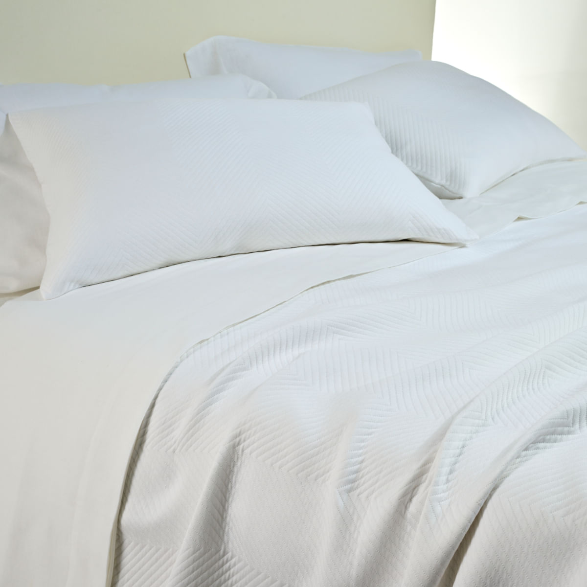 08-01-0081-Colcha-Essence-Branco-