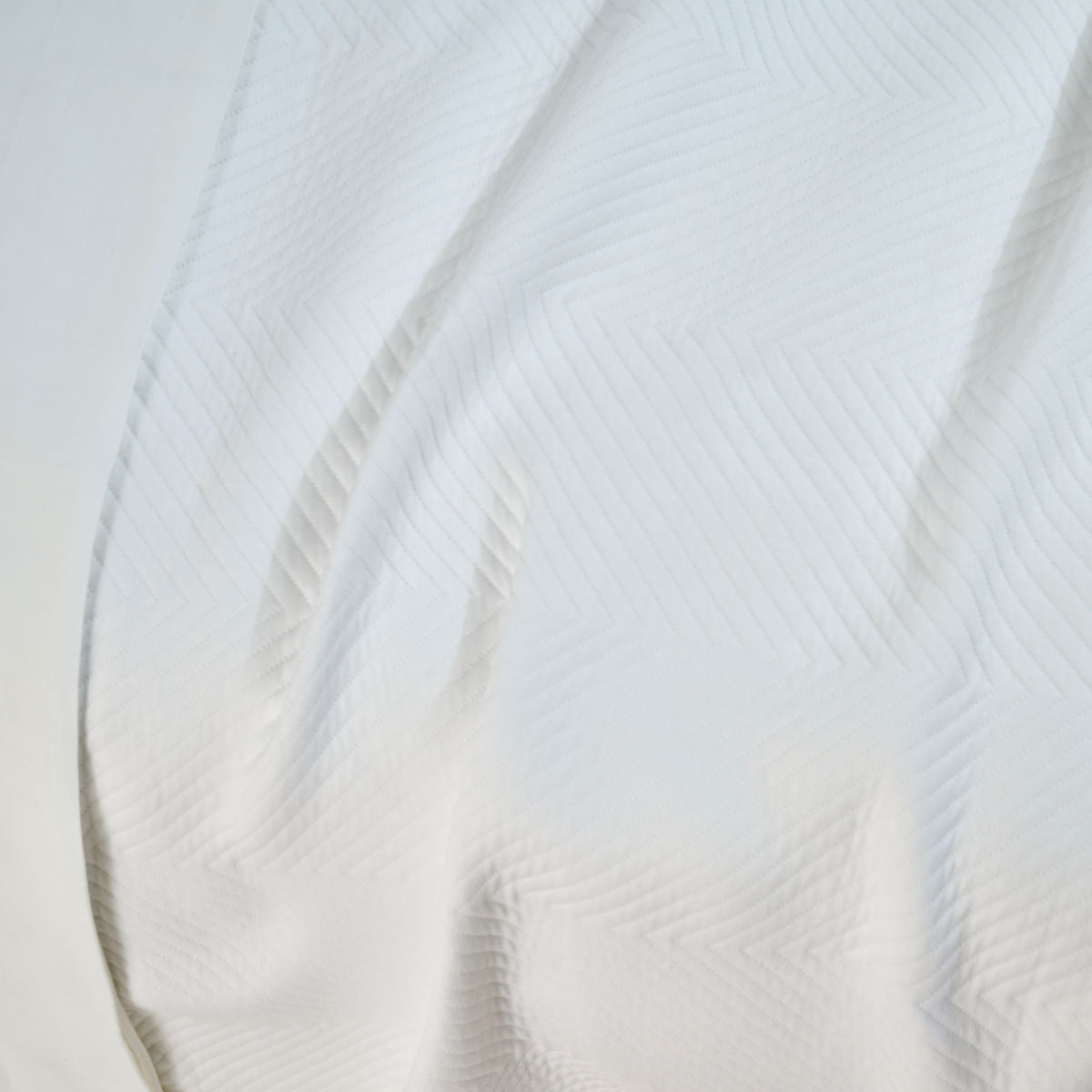 08-01-0081-Colcha-Essence-Branco-