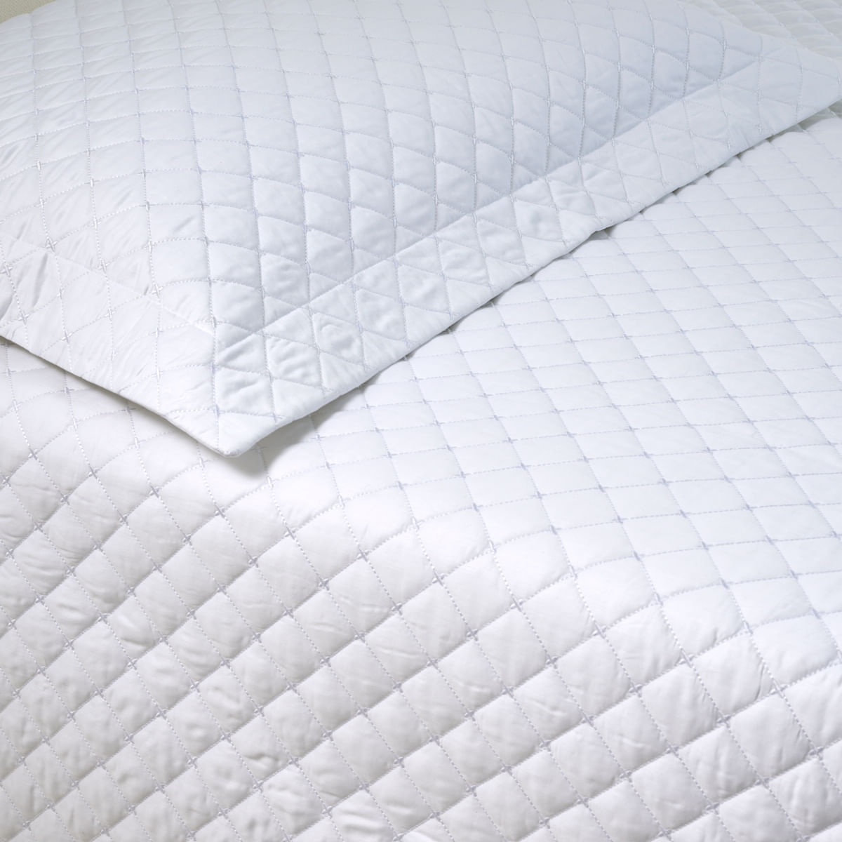 01-05-0886-Colcha-Bambini-Classico-Branco-001