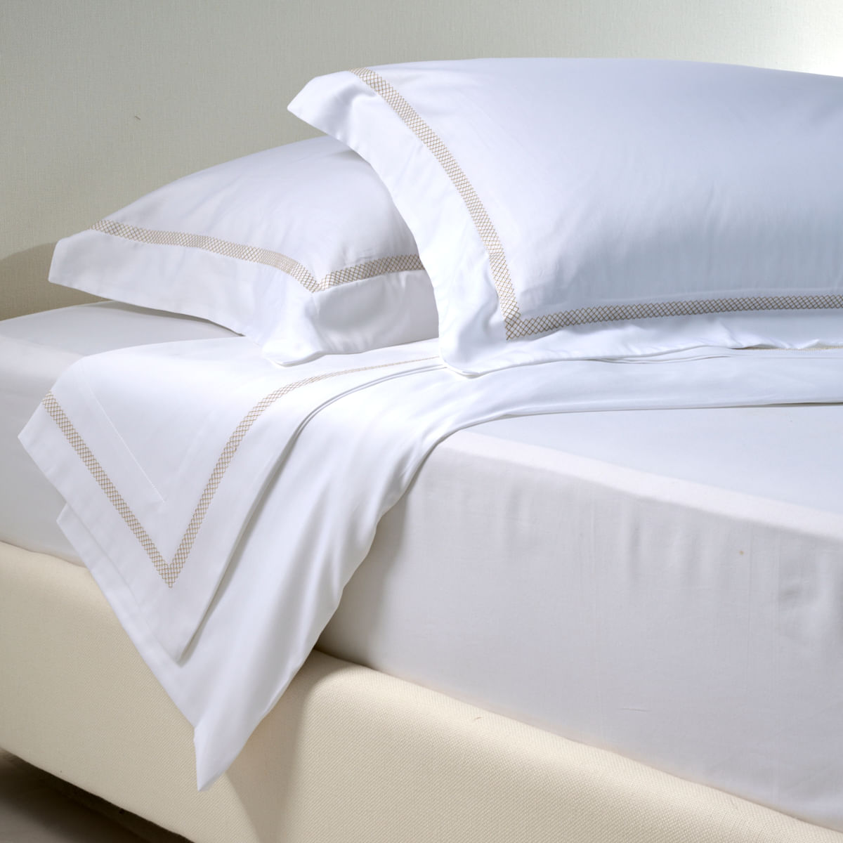 01-10-2347-Jogo-de-Lencol-Denver-Branco-Areia-