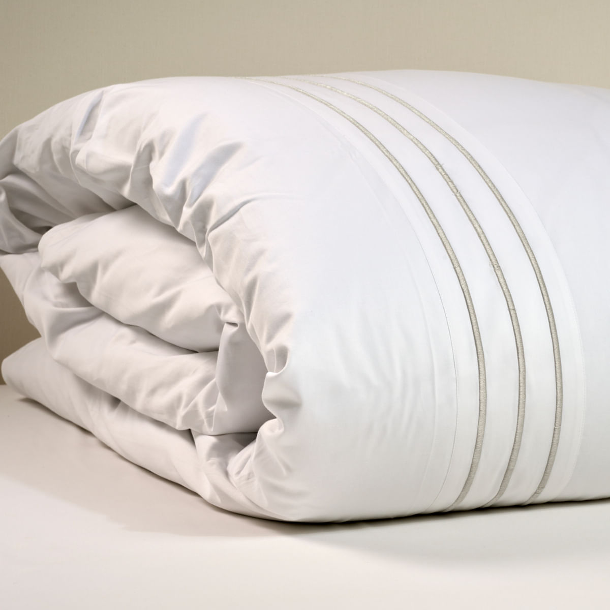 01-02-0739-Capa-de-Edredom-Unity-Branco-Prata-