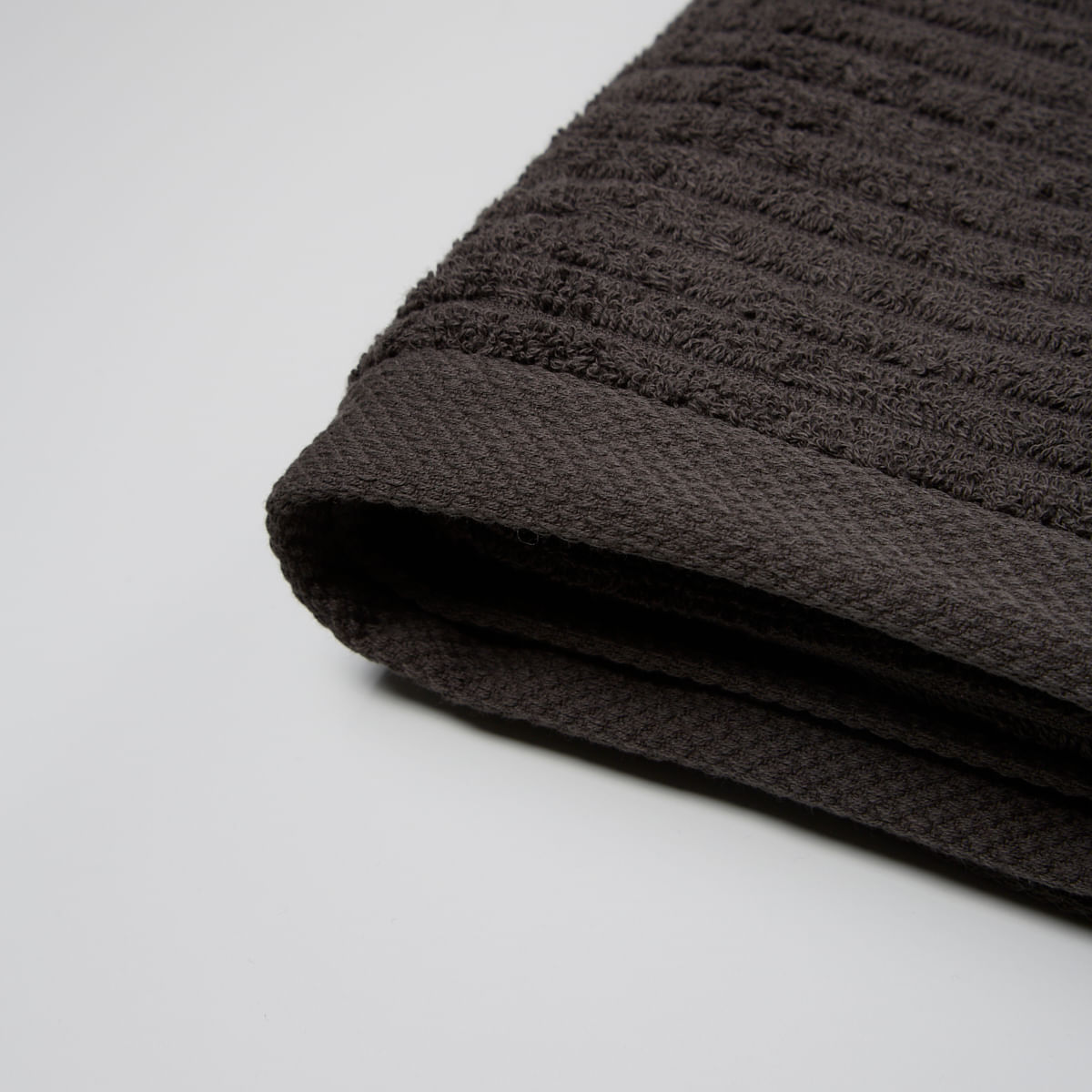 03-09-0070-Toalha-de-Banho-Graffiato-Chumbo-