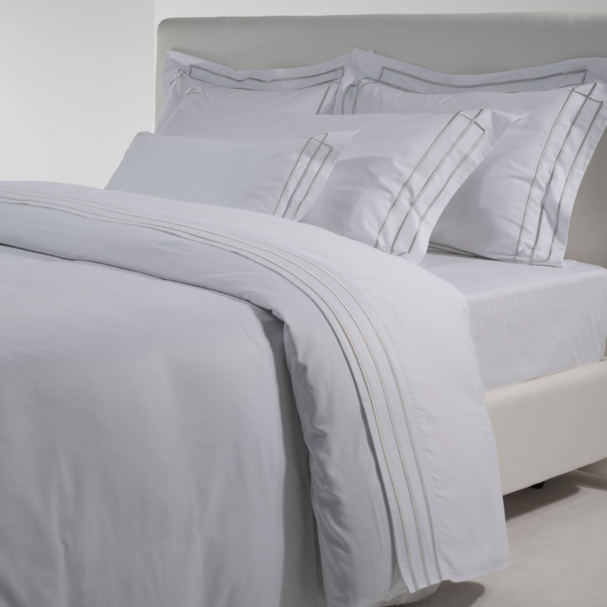 01-02-0739-Capa-de-Edredom-Unity-Branco-Prata-