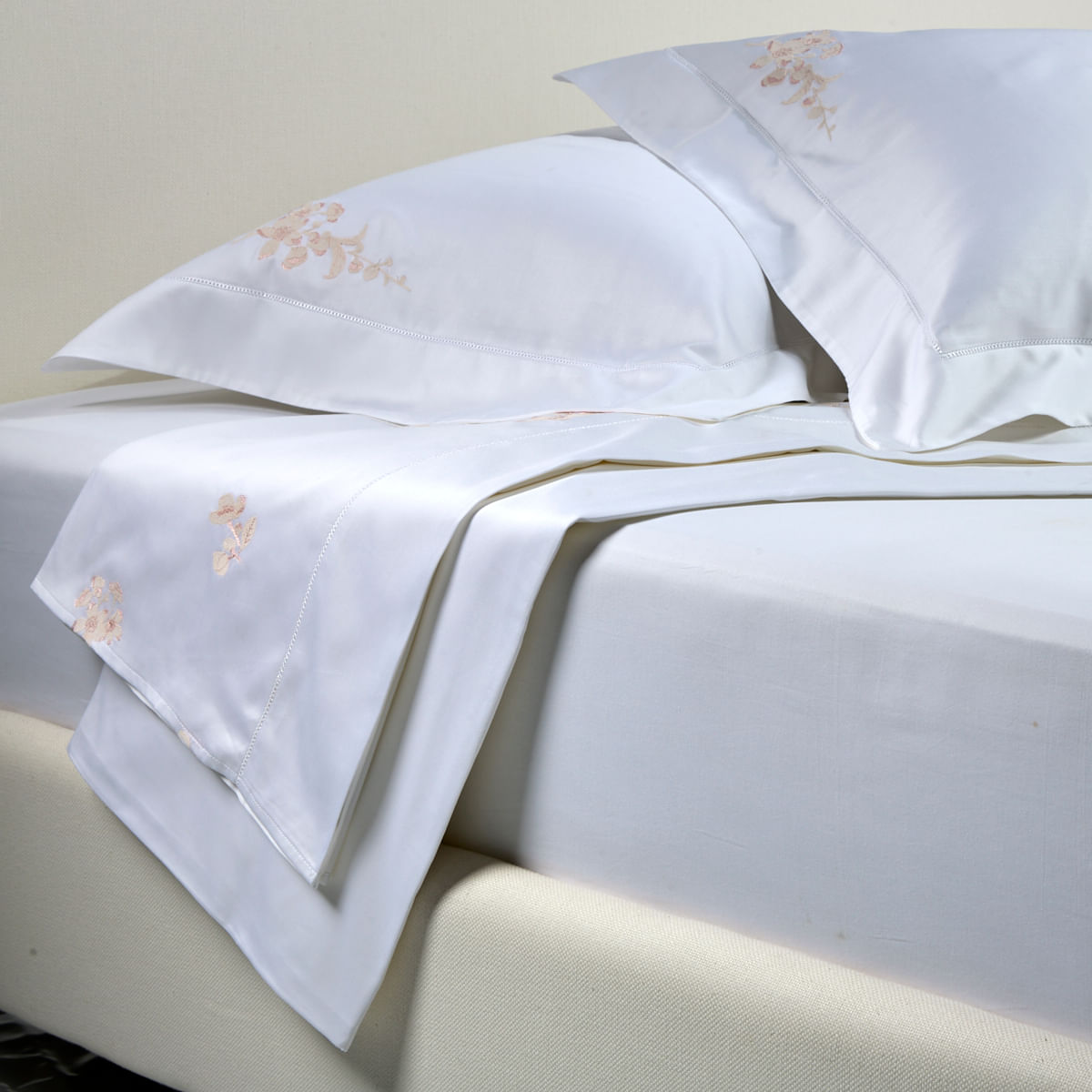 01-10-2411-Jogo-de-LEncol-Cilliegia-Branco-Rosa-