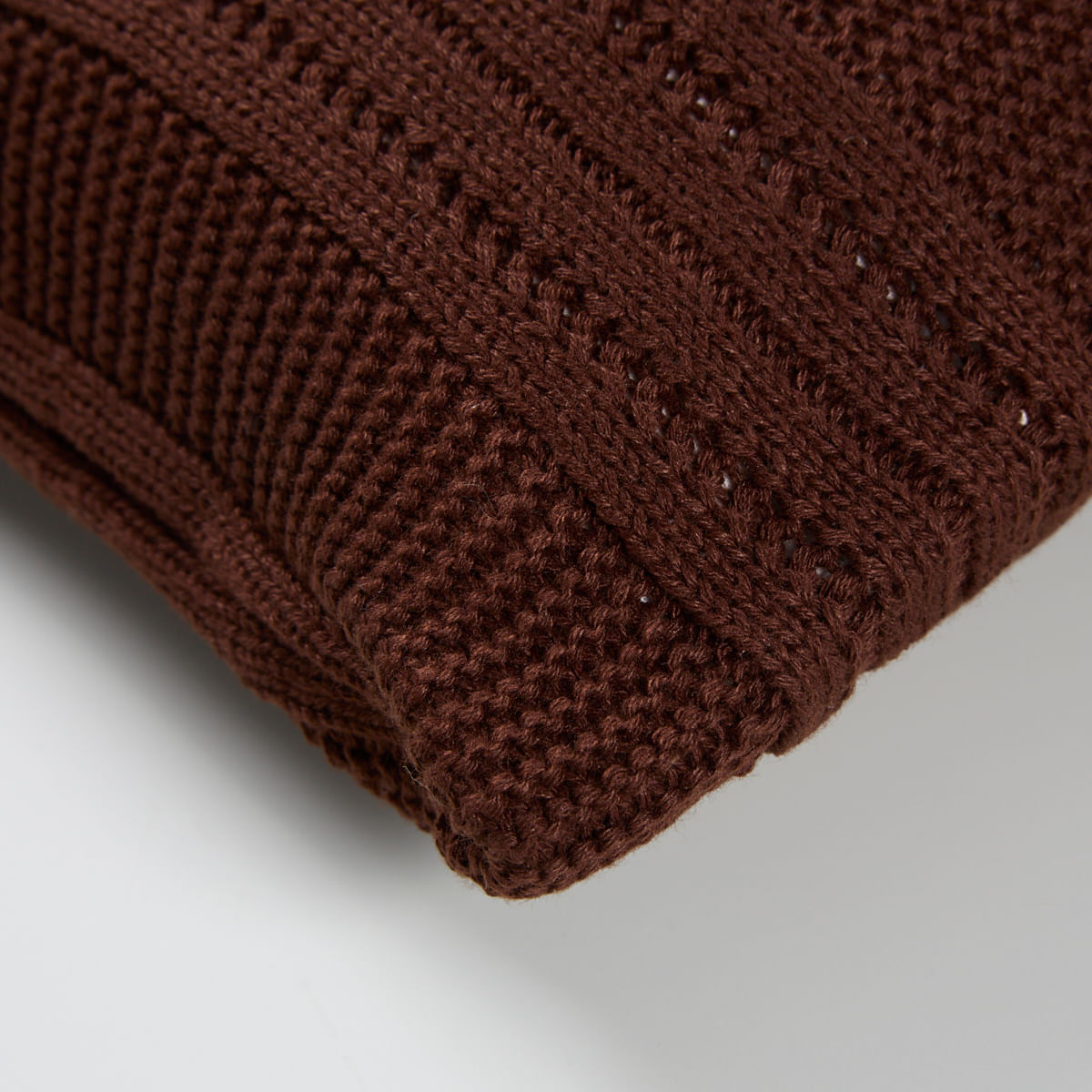 01--01-0470-Capa-de-Almofada-Tricot-Canelada-Marrom