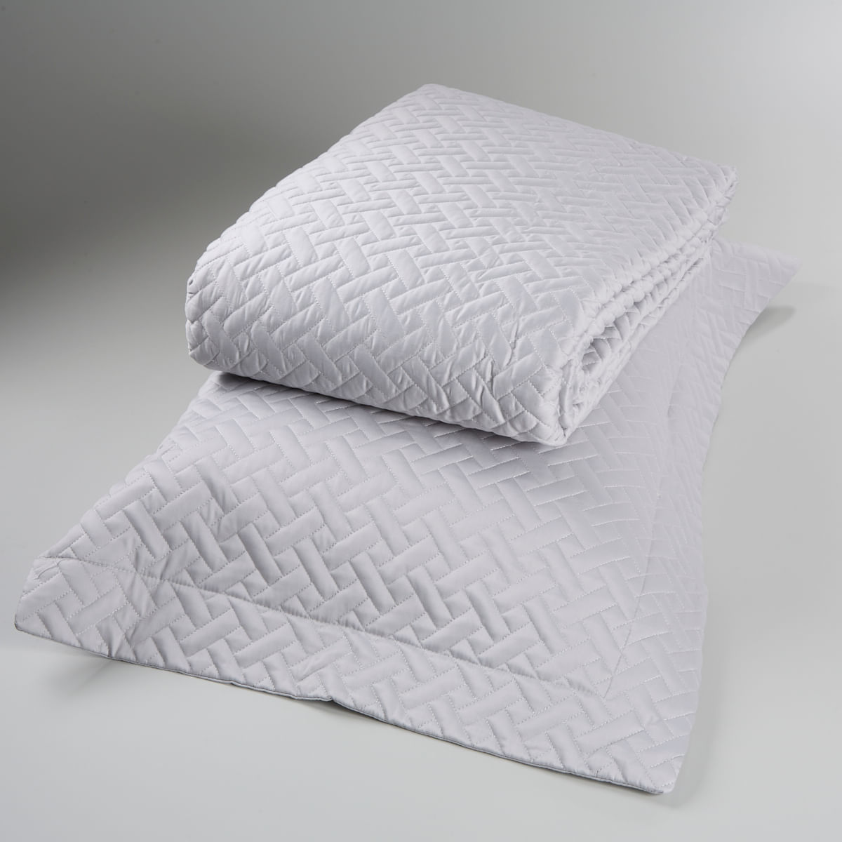 01-05-0100-Colcha-c-Porta-Bilbao-Prata-