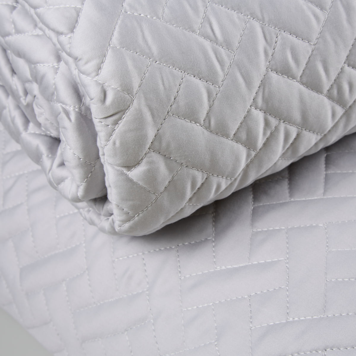 01-05-0100-Colcha-c-Porta-Bilbao-Prata-