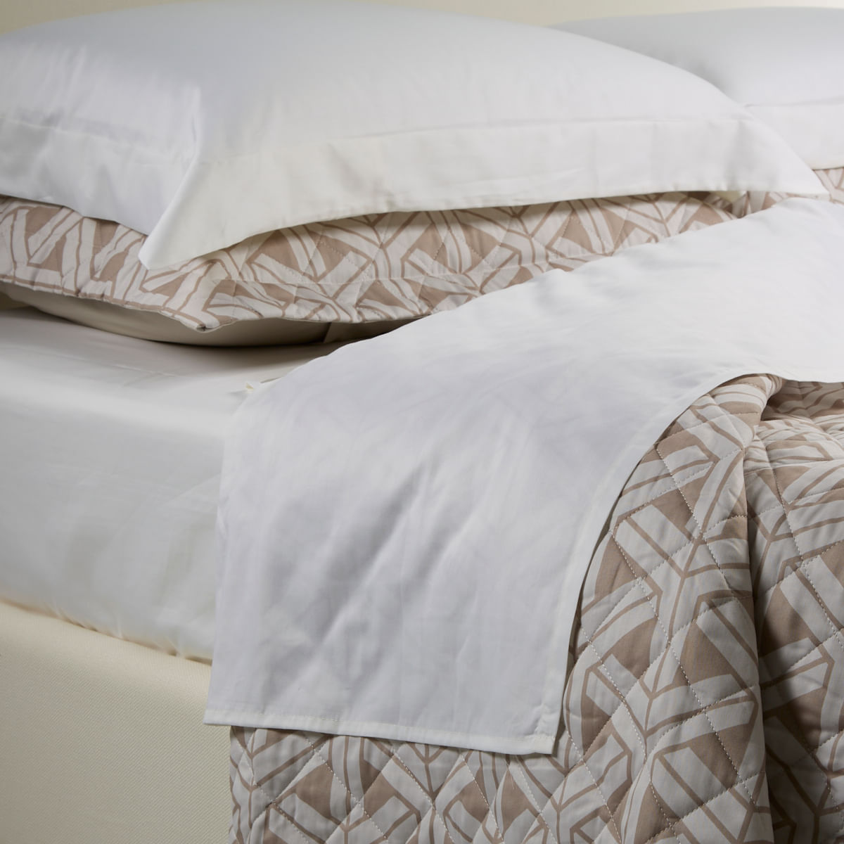 01-05-0785-Colcha-Graphic-Caqui-