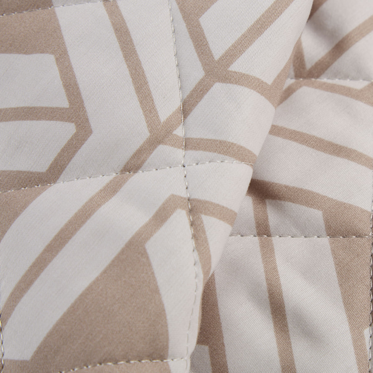 01-05-0785-Colcha-Graphic-Caqui-