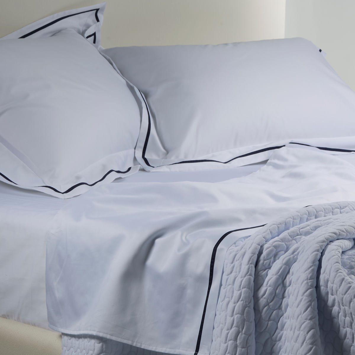 01-05-0849-Colcha-Nova-Orleans-Branco-Branco-