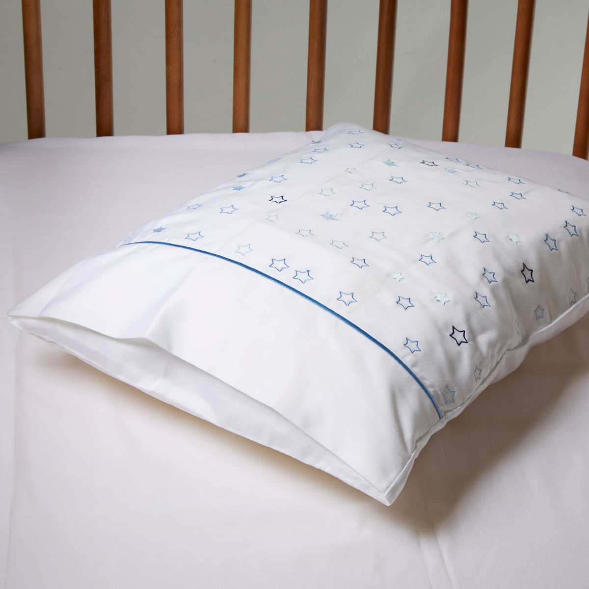 01-09-05-39-Fronha-star-320-fios-40x50-Branco-Azul-