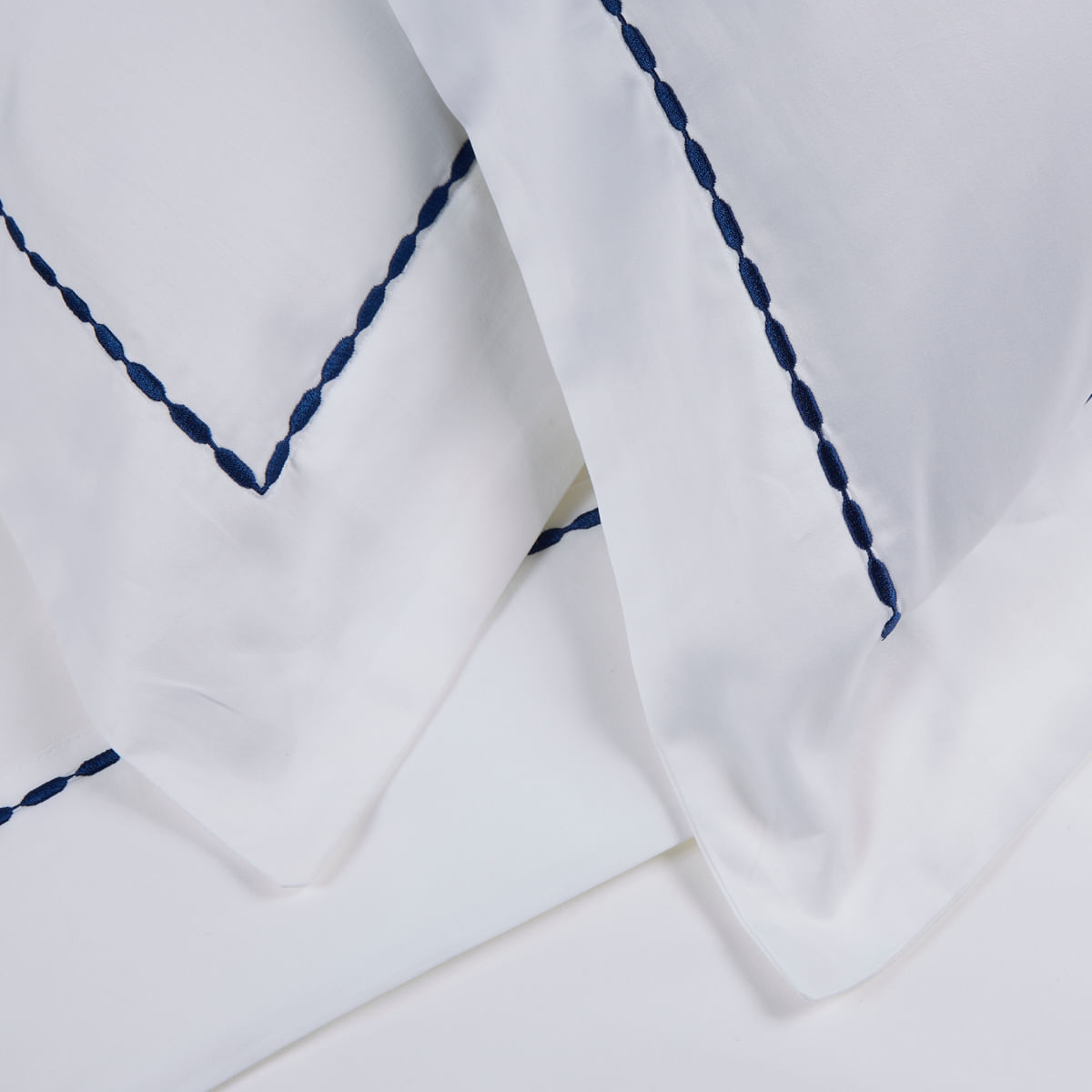 01-10-2308--Jogo-de-Lencol-New-Georgia-Branco-Marinho