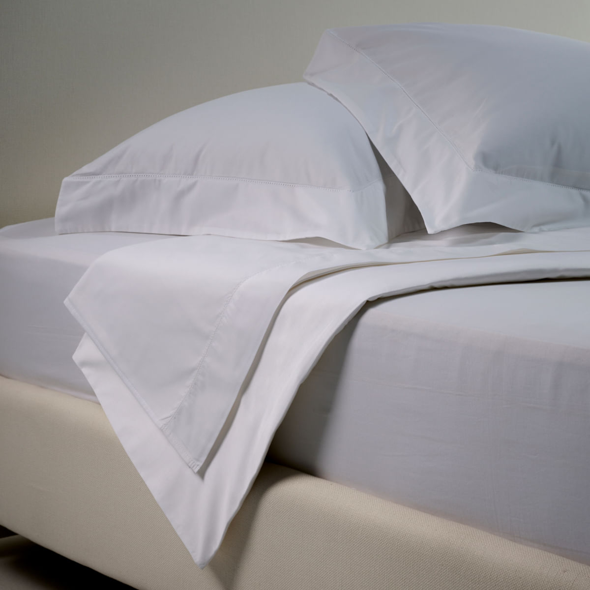 01-10-0208-Jogo-de-Lencol-Ajour-320-fios-Branco-