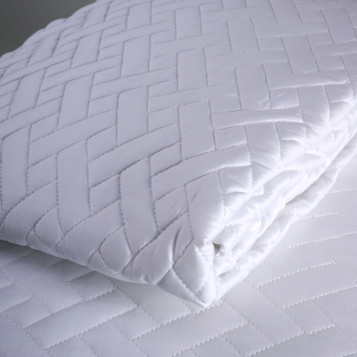 01-05-0636-Colcha-com-PT-Bilbao-300-fios-Branco-