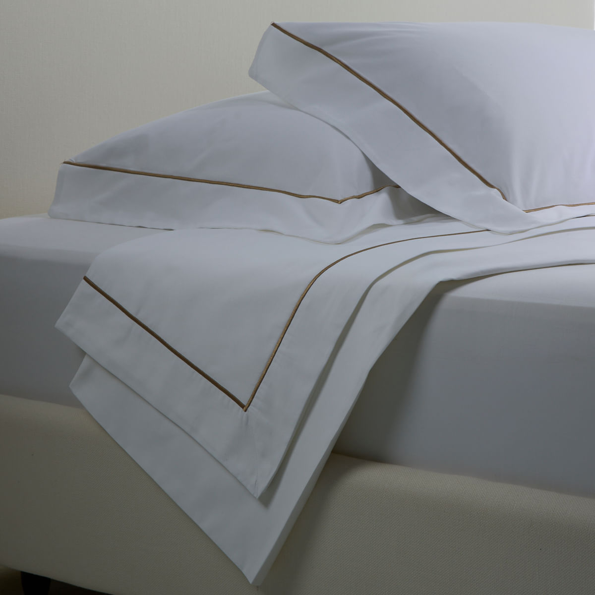 01-10-20-30-Jogo-de-Lencol-Hotel-Design-300-Fios-Branco-Caqui-