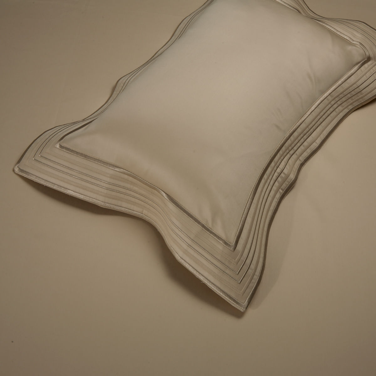 01-01-0453-Capa-de-Almofada-Avenue-Areia-Areia