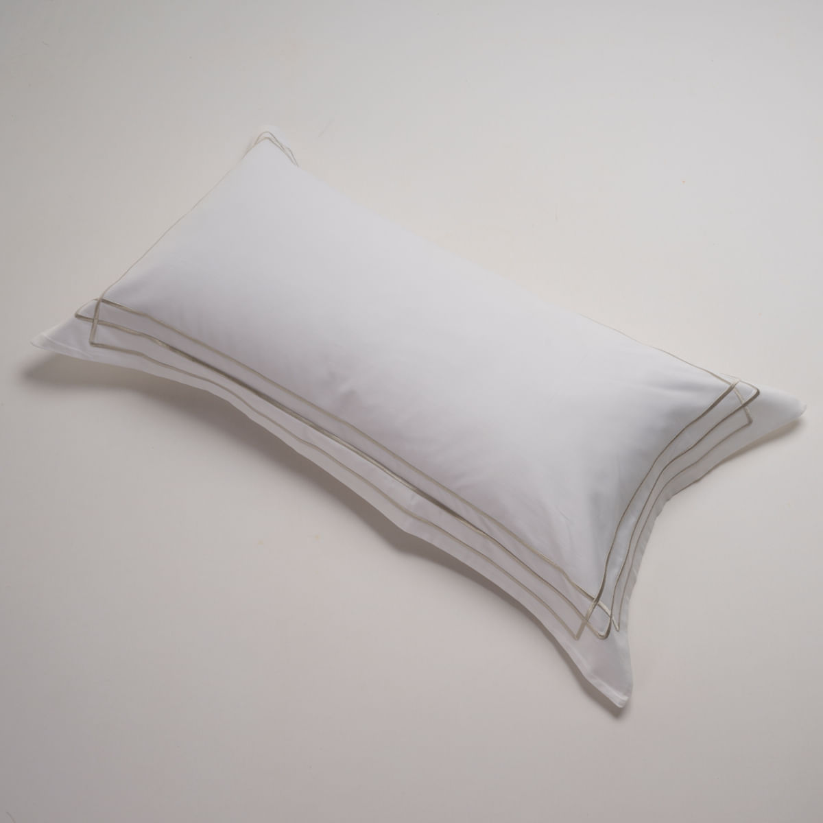 01-01-0495-Capa-de-Almofada-Unity-BrancoPrata-35-x-70-