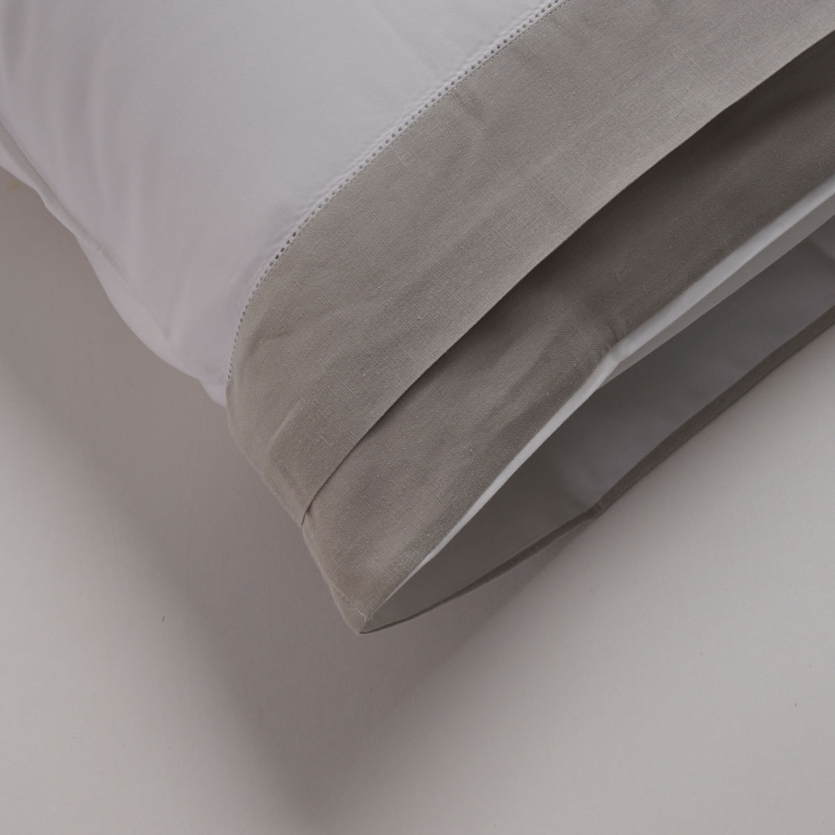 01-09-0654-Fronha-Santa-Barbara-Aplicacao-Cinza-Claro