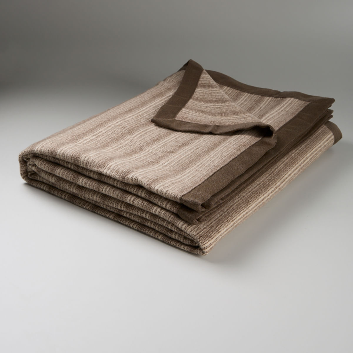 01040050_1324_1-COBERTOR-ITALIANO-CASHMERE-DANY