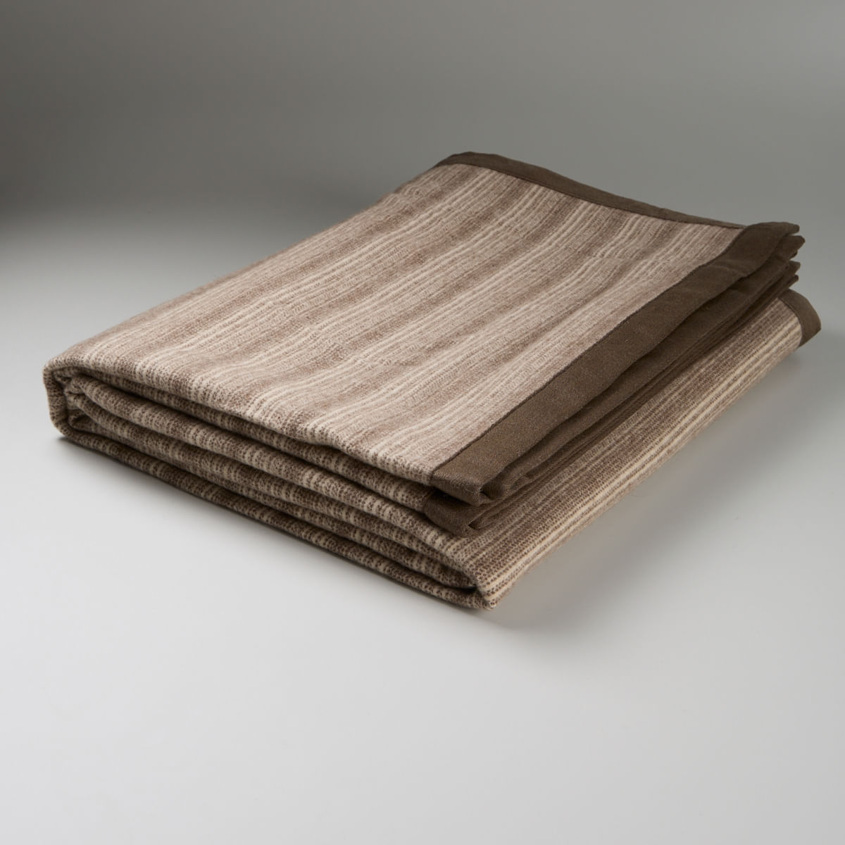 01040050_1324_1-COBERTOR-ITALIANO-CASHMERE-DANY