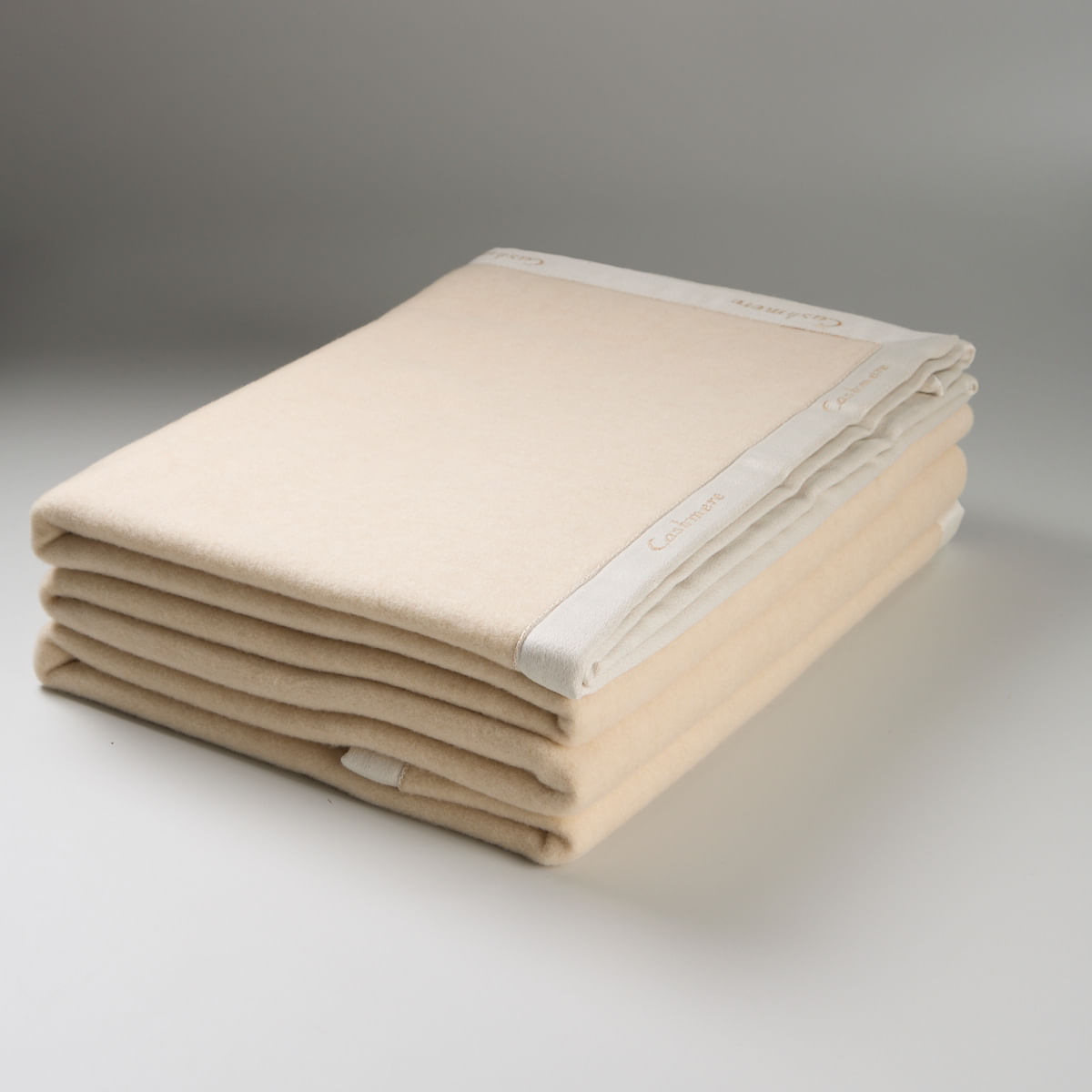 01-04-0054-Cobertor-Italiano-Jenny-Bege-Marfim-001