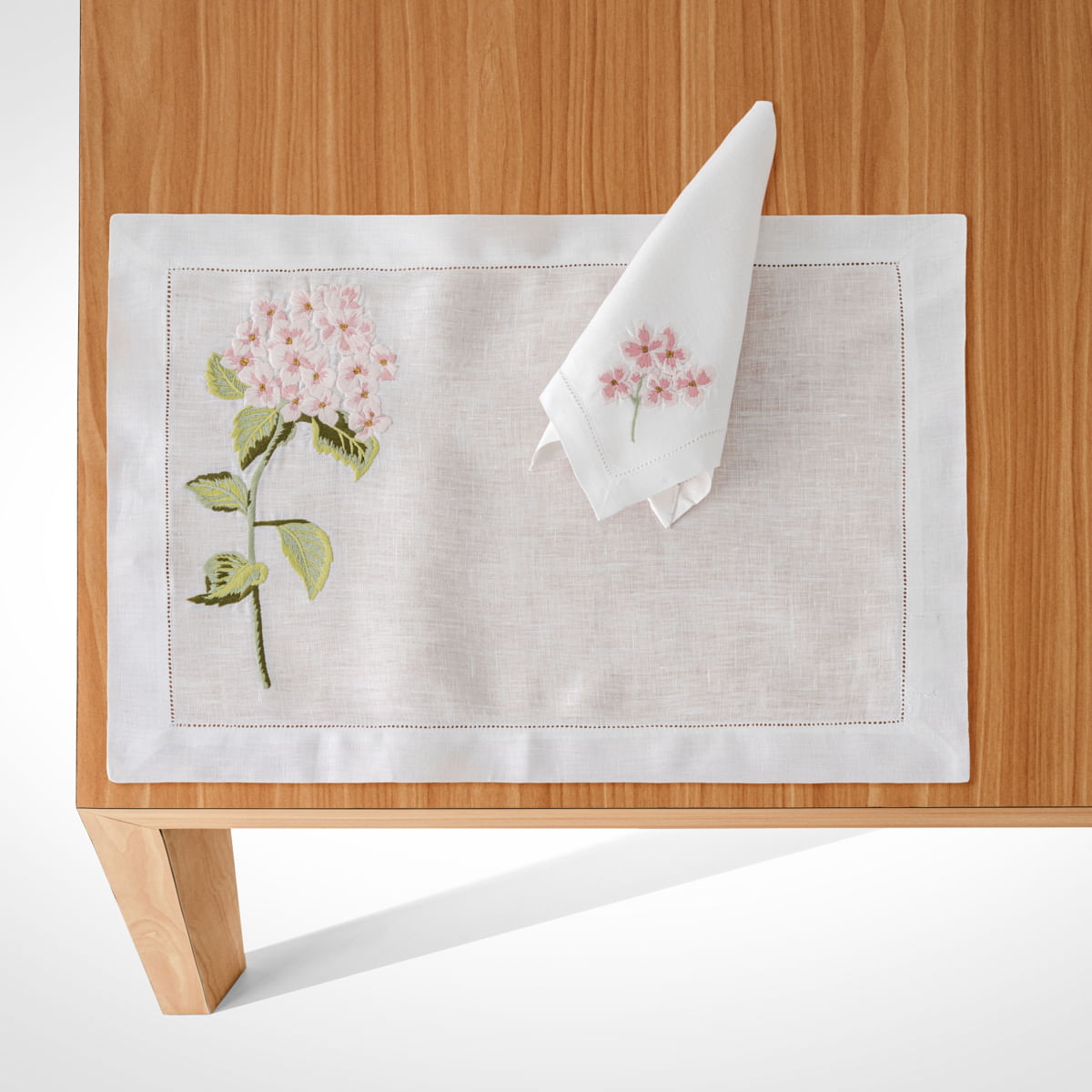 jogo-americano-bordado-hortensia