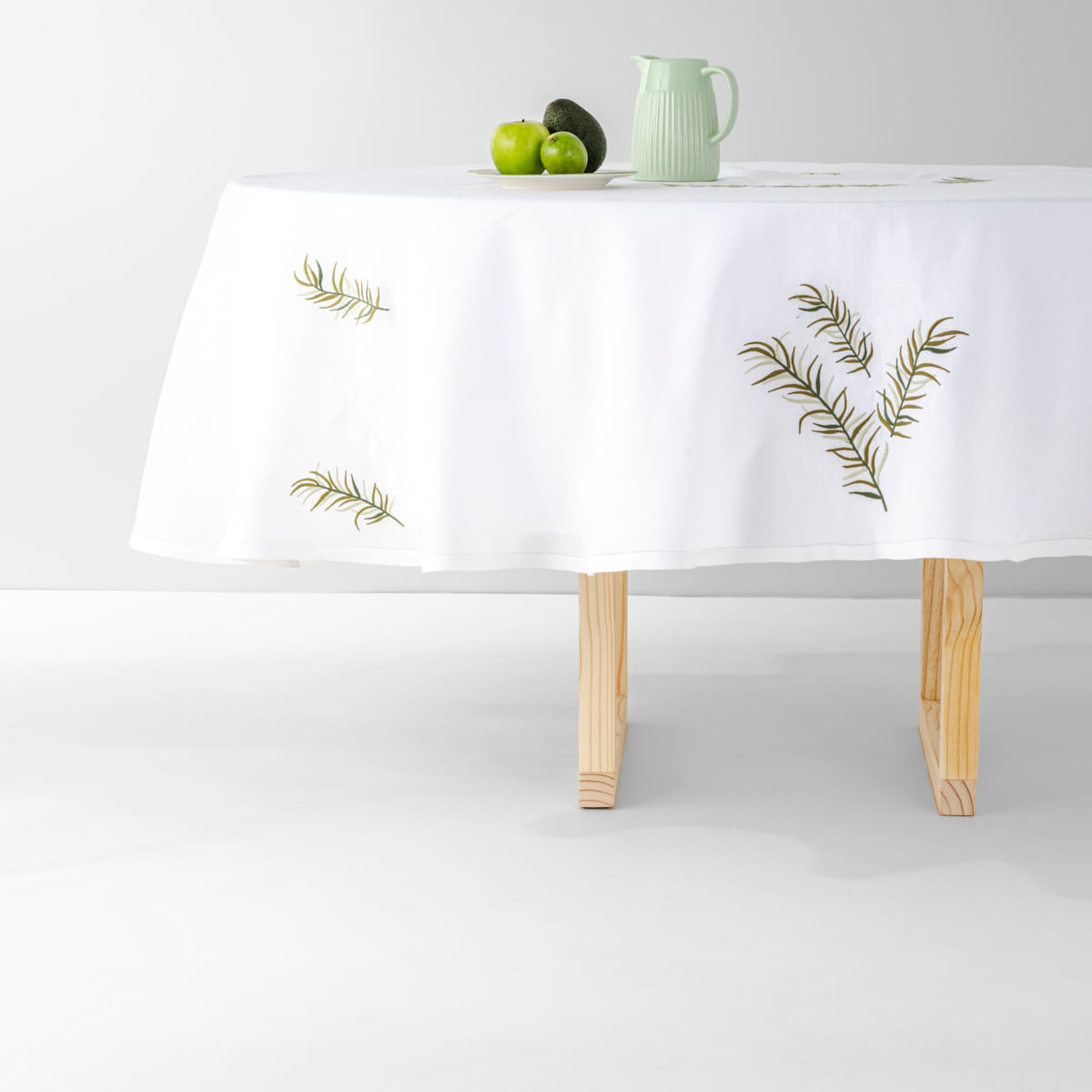 02-11-1458-Toalha-de-Mesa-Pinus-RED-Branco-Verde-001.jpg