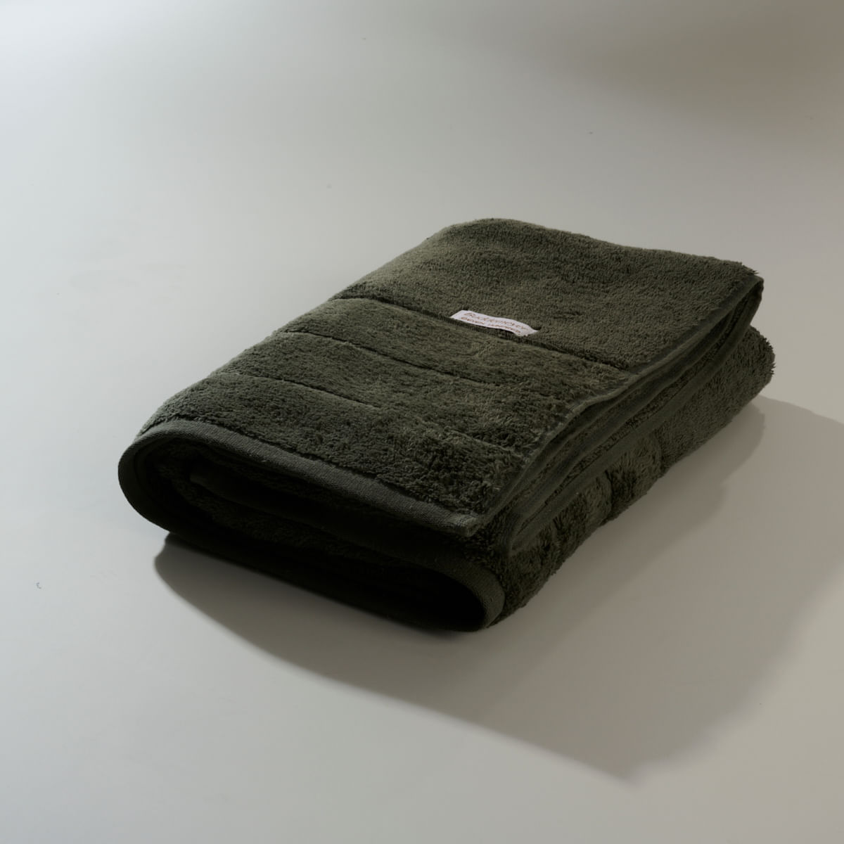 03-10-0056-Toalha-de-banho-Seven-Hundred-Verde-Militar-001.jpg