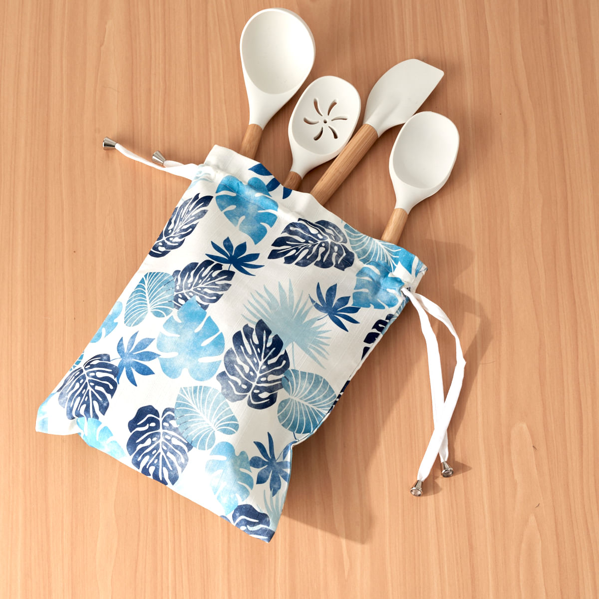 02-13-0020-Saco-de-Utensilios-Foliage-Branco-Azul-004.jpg